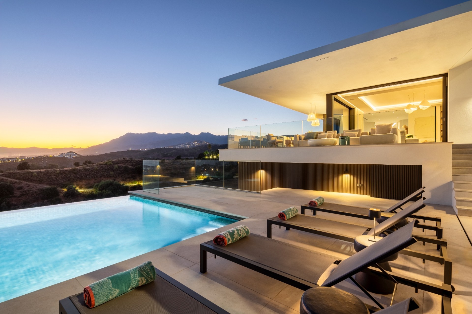 Obra nueva - Villa - Marbella - Las Chapas
