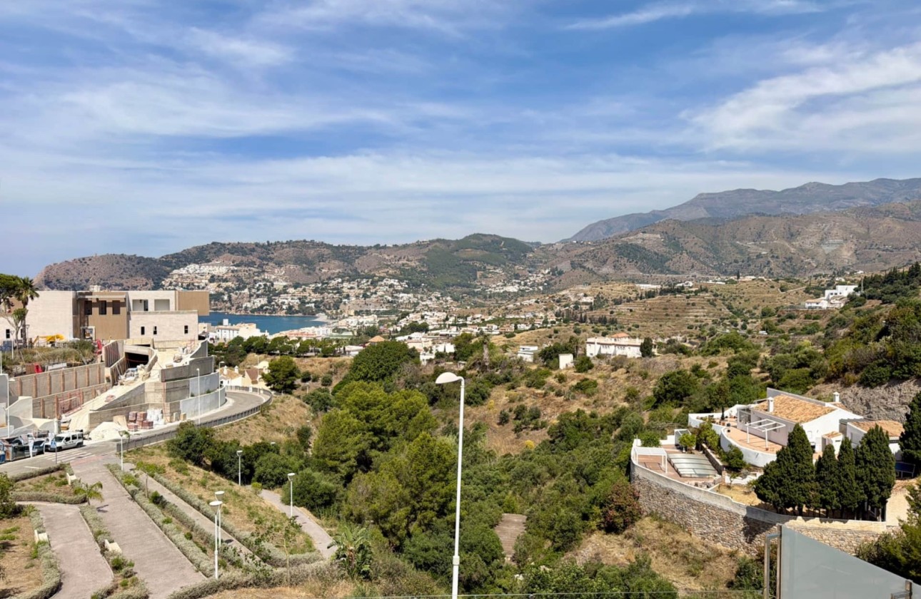 Resale - Villa - Almuñécar