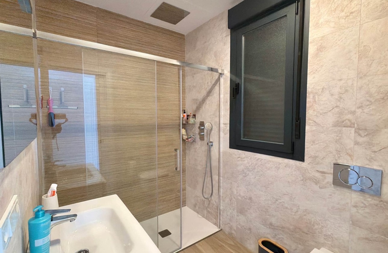 Resale - Villa - Almuñécar