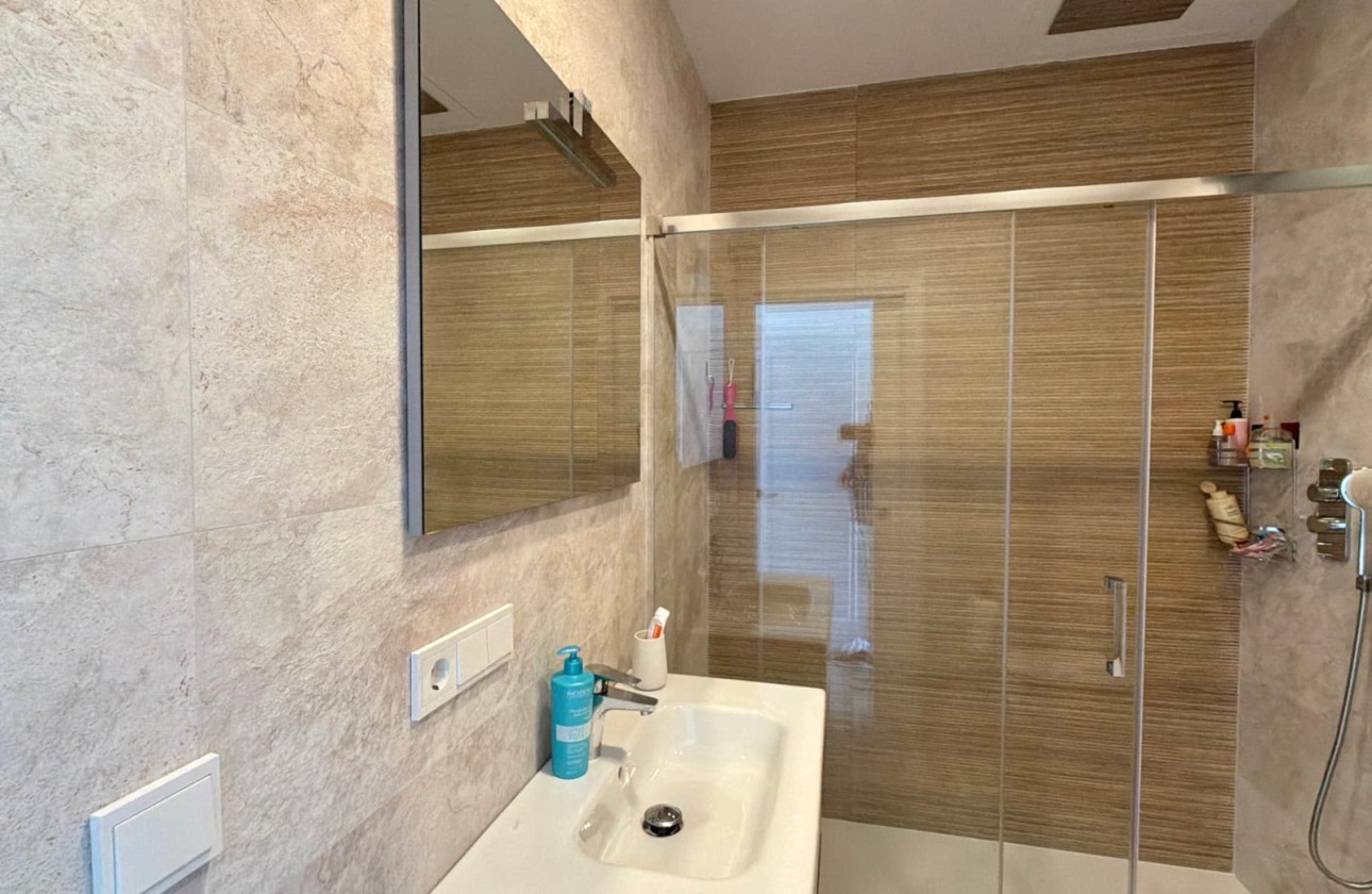 Resale - Villa - Almuñécar