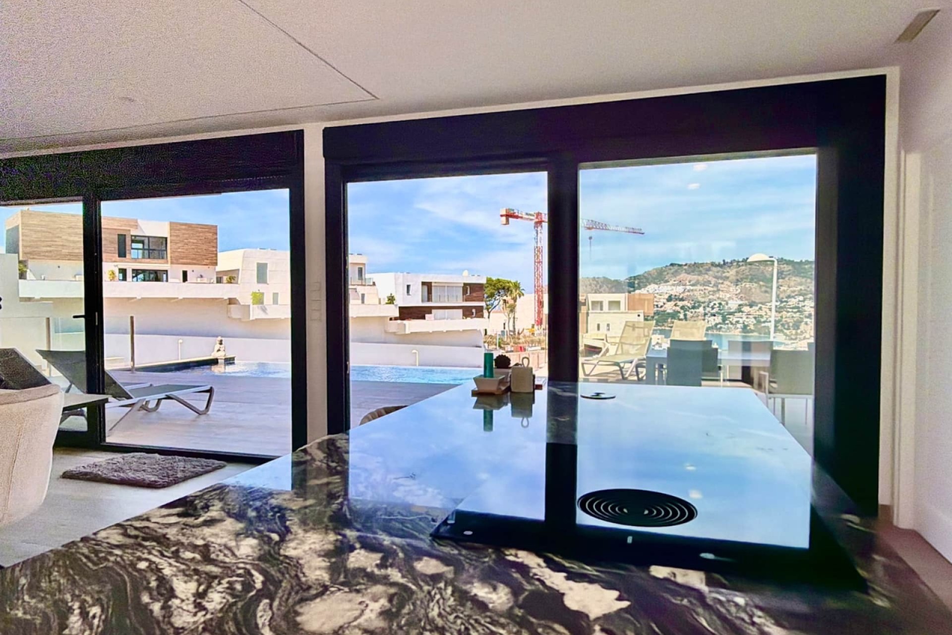 Resale - Villa - Almuñécar