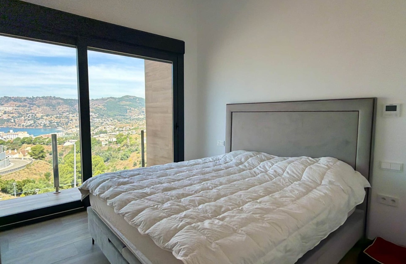 Resale - Villa - Almuñécar