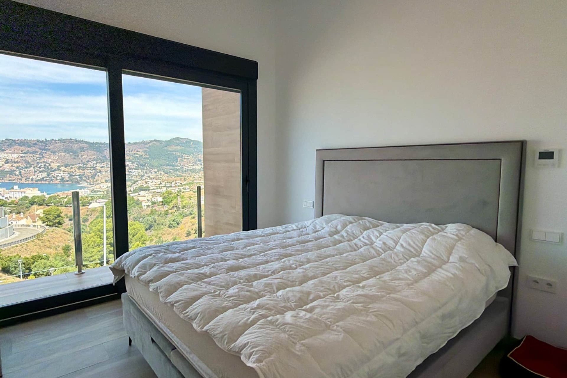 Resale - Villa - Almuñécar