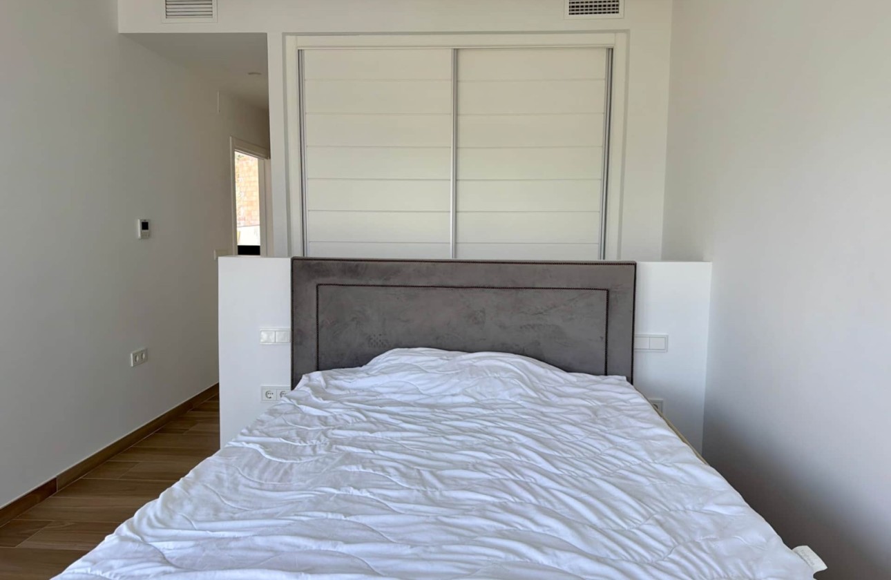 Resale - Villa - Almuñécar