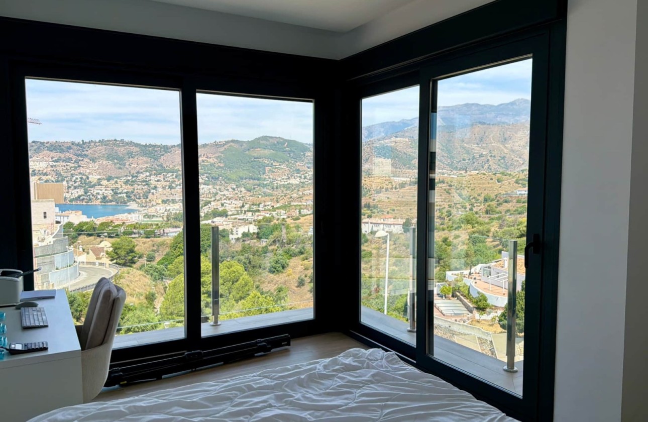 Resale - Villa - Almuñécar