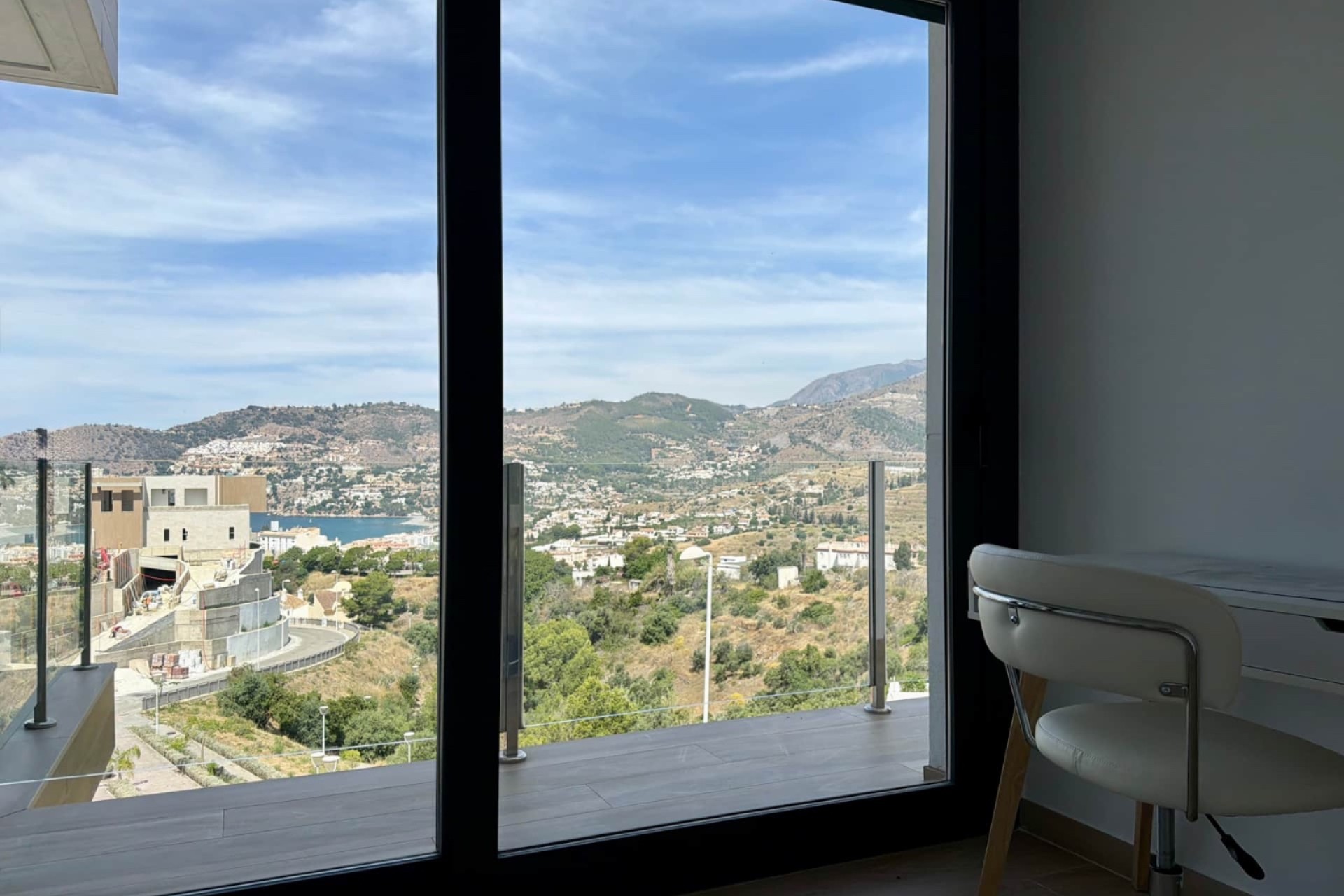 Resale - Villa - Almuñécar