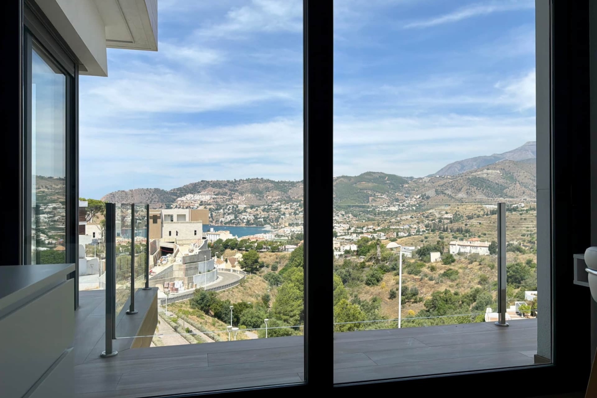 Resale - Villa - Almuñécar