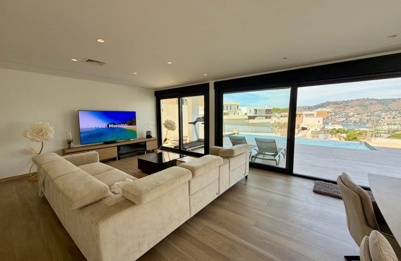 Resale - Villa - Almuñécar