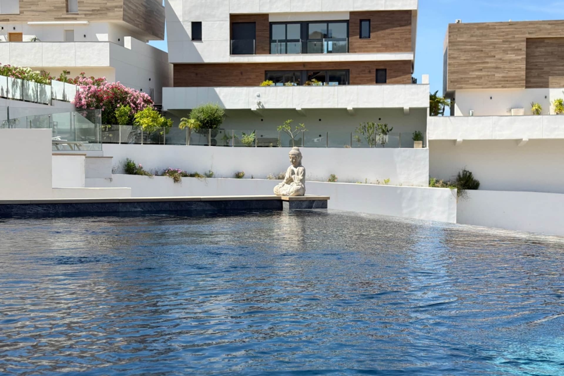 Resale - Villa - Almuñécar