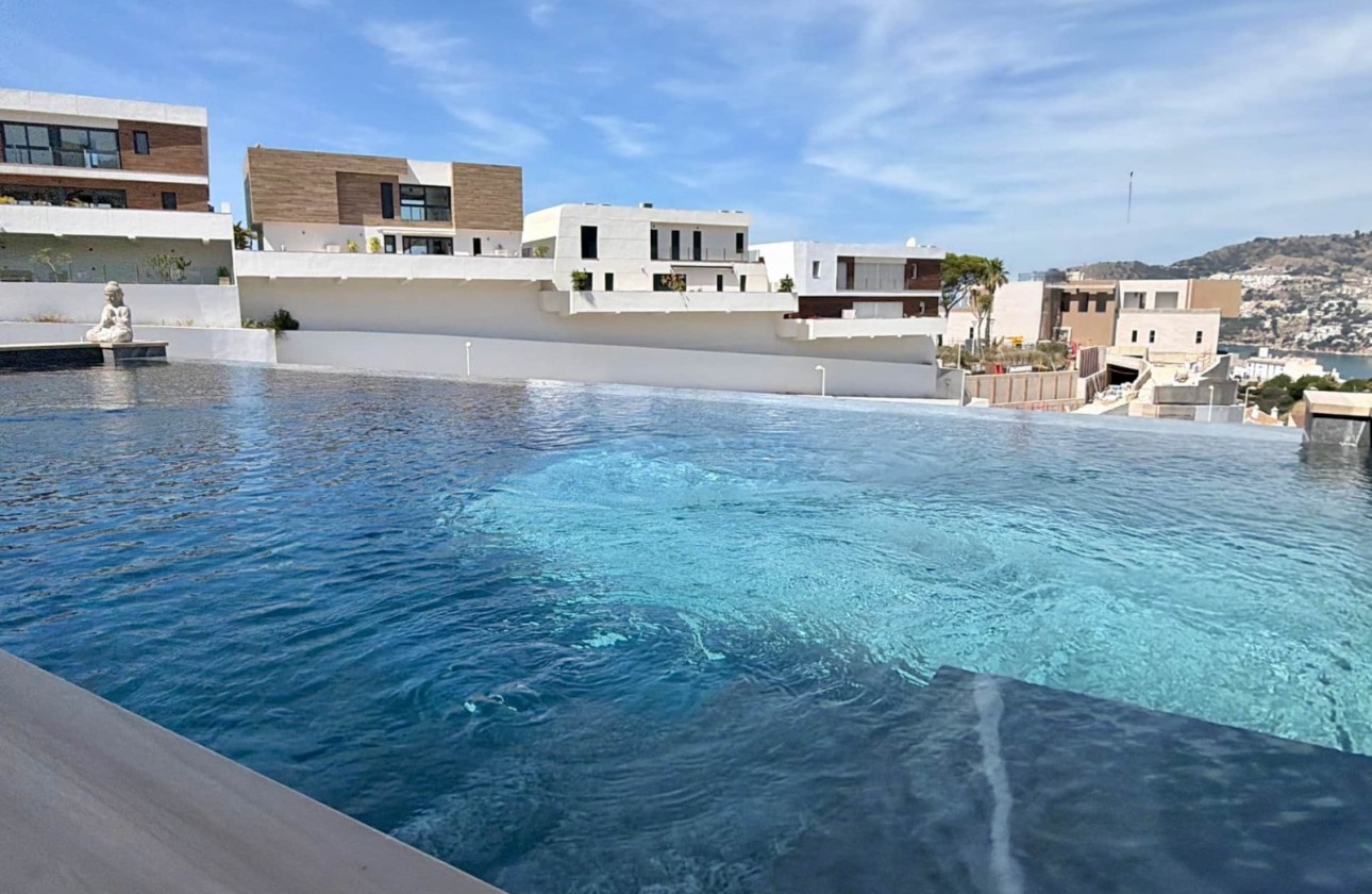 Resale - Villa - Almuñécar