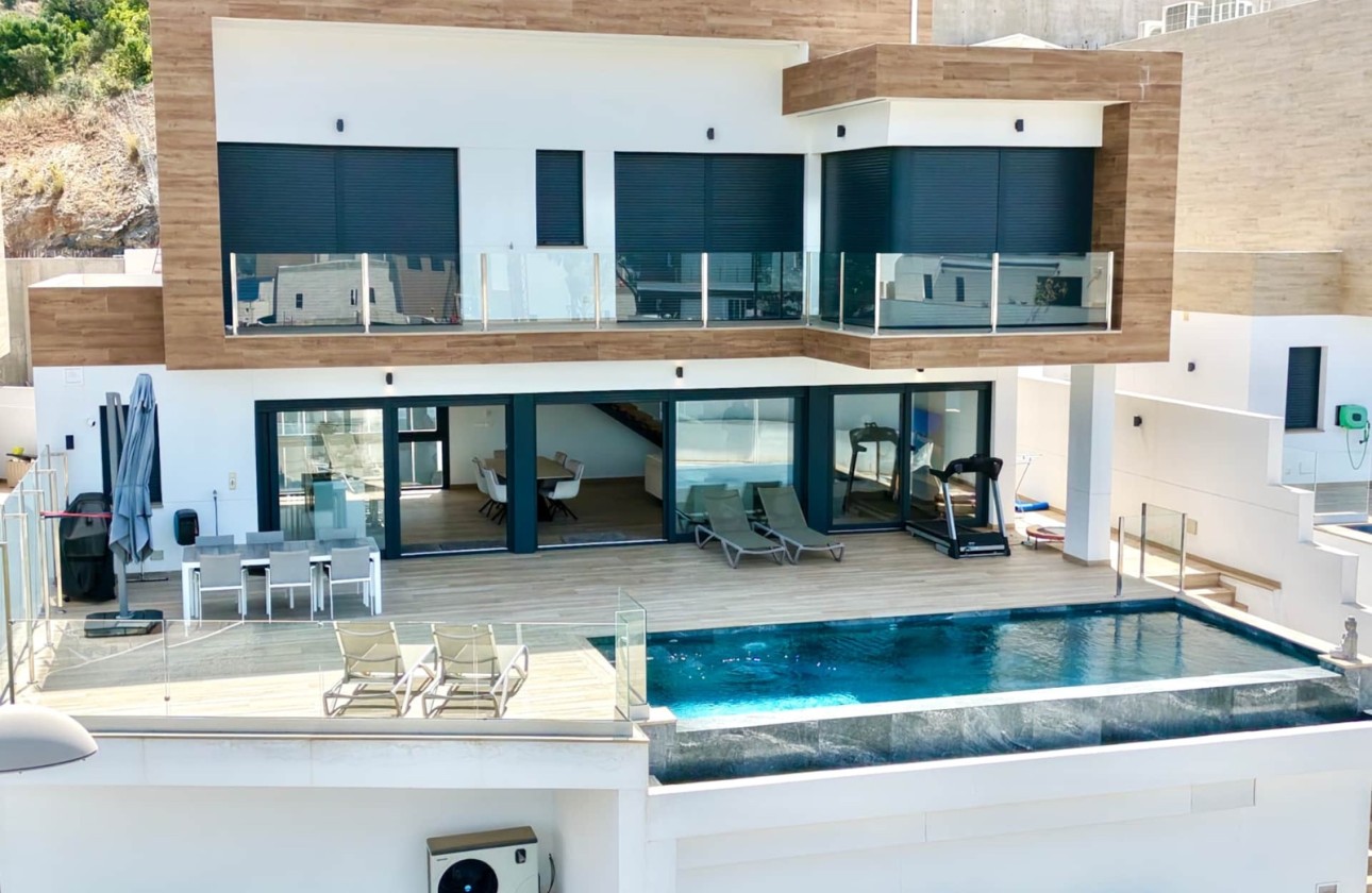 Resale - Villa - Almuñécar