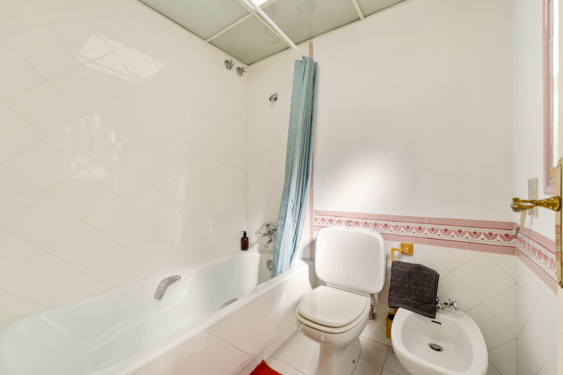 Resale - Villa - Estepona - Selwo