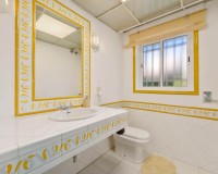 Resale - Villa - Estepona - Selwo