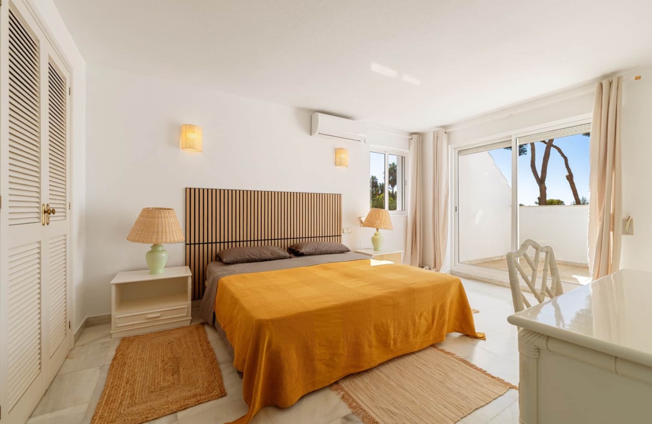 Resale - Villa - Estepona - Selwo