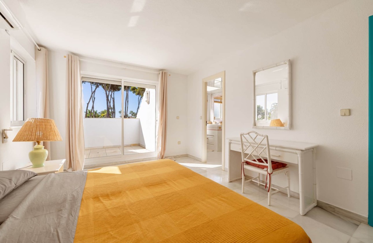 Resale - Villa - Estepona - Selwo