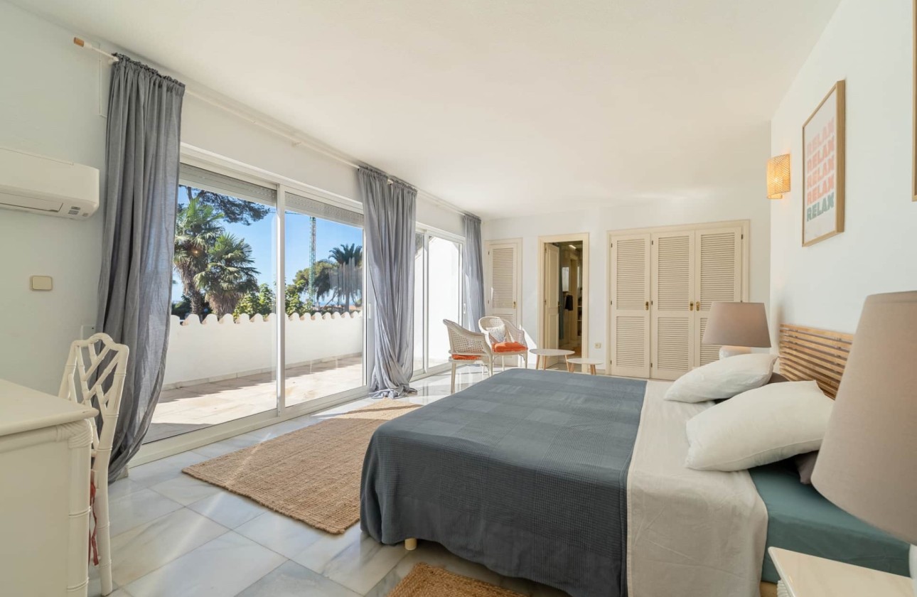 Resale - Villa - Estepona - Selwo