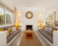 Resale - Villa - Estepona - Selwo