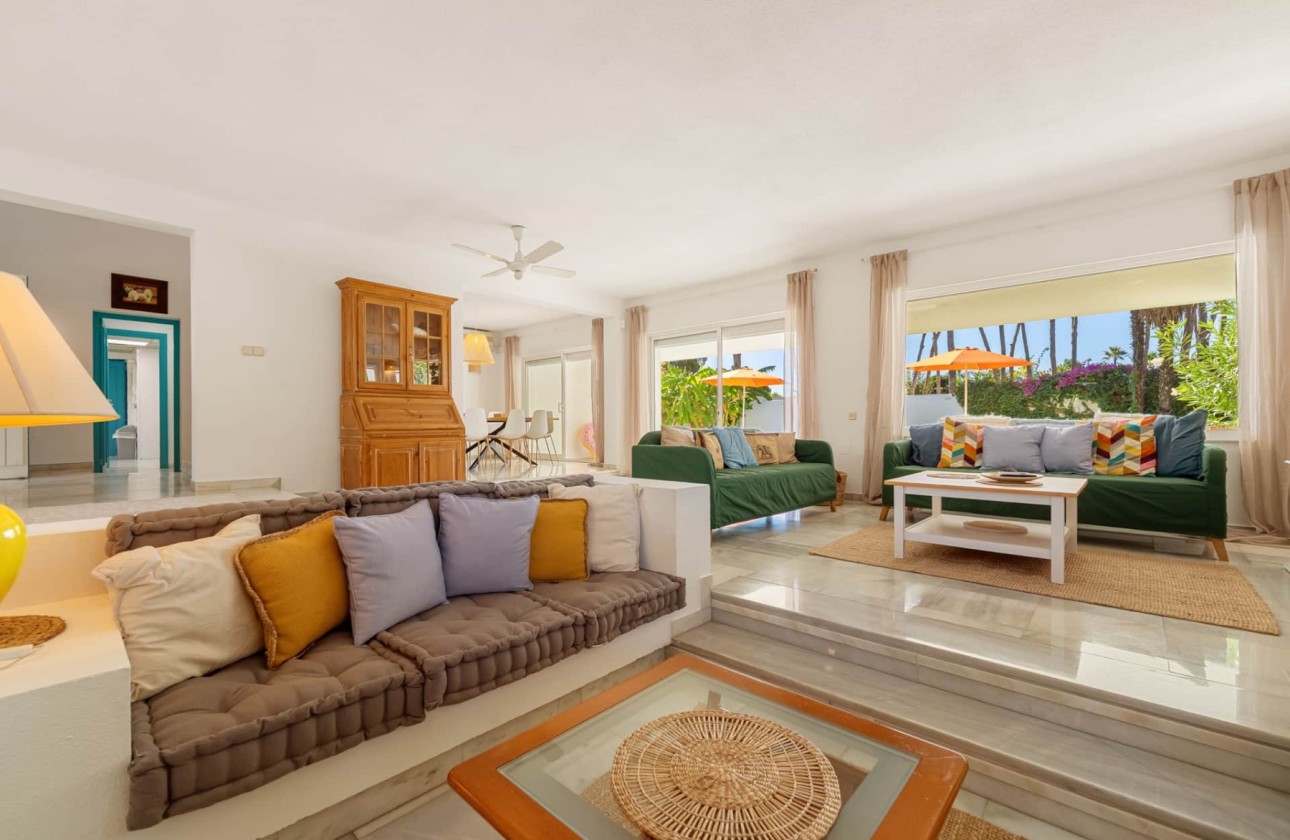 Resale - Villa - Estepona - Selwo