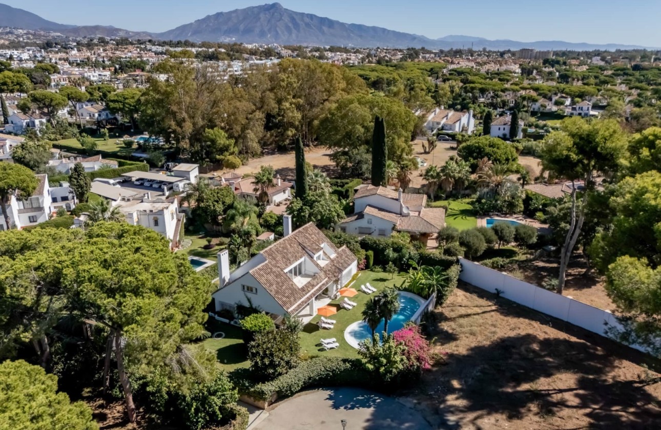 Resale - Villa - Estepona - Selwo