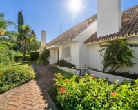 Resale - Villa - Estepona - Selwo