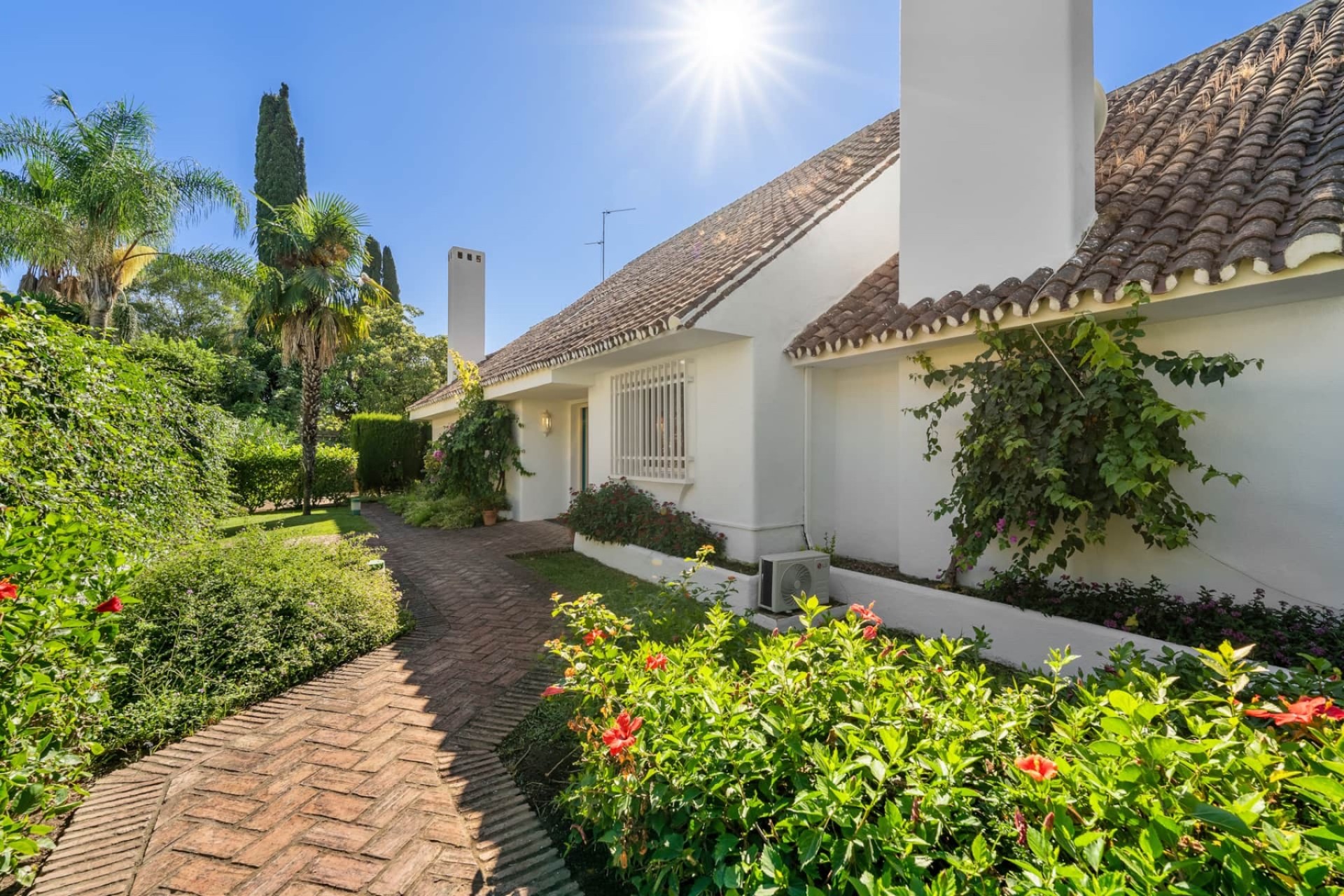 Resale - Villa - Estepona - Selwo