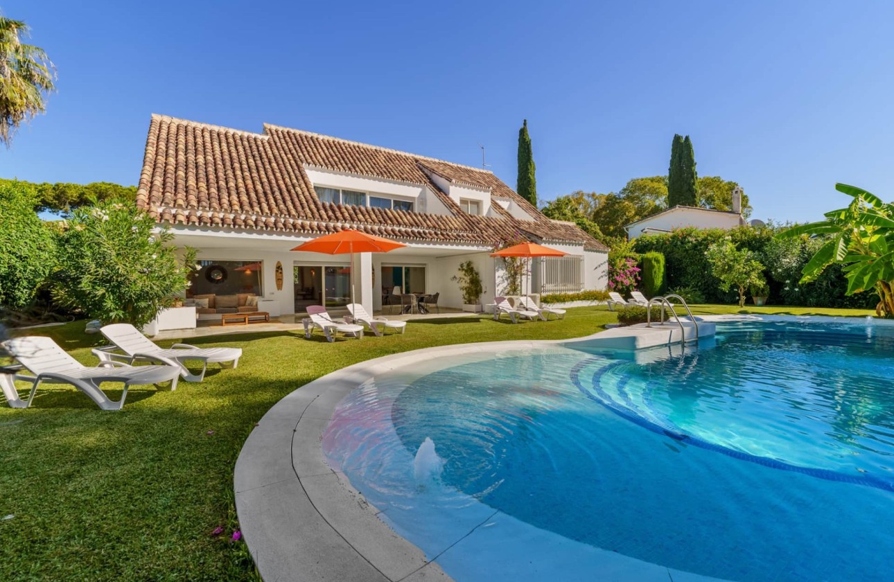 Resale - Villa - Estepona - Selwo