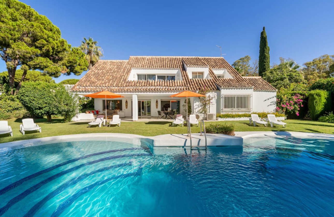 Resale - Villa - Estepona - Selwo