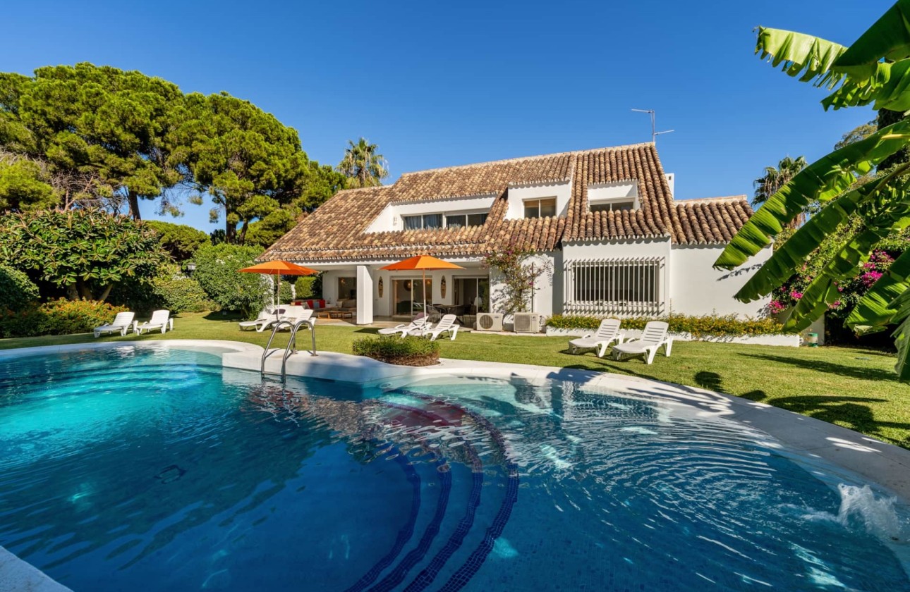 Resale - Villa - Estepona - Selwo