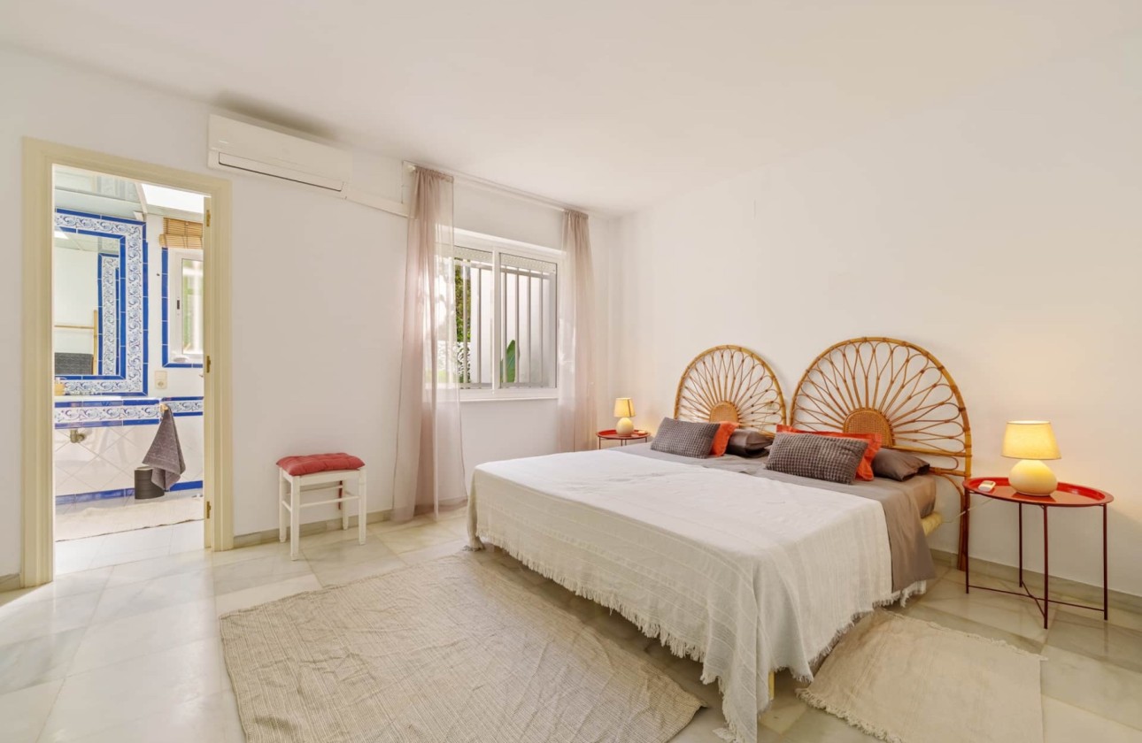 Reventa - Villa - Estepona - Selwo