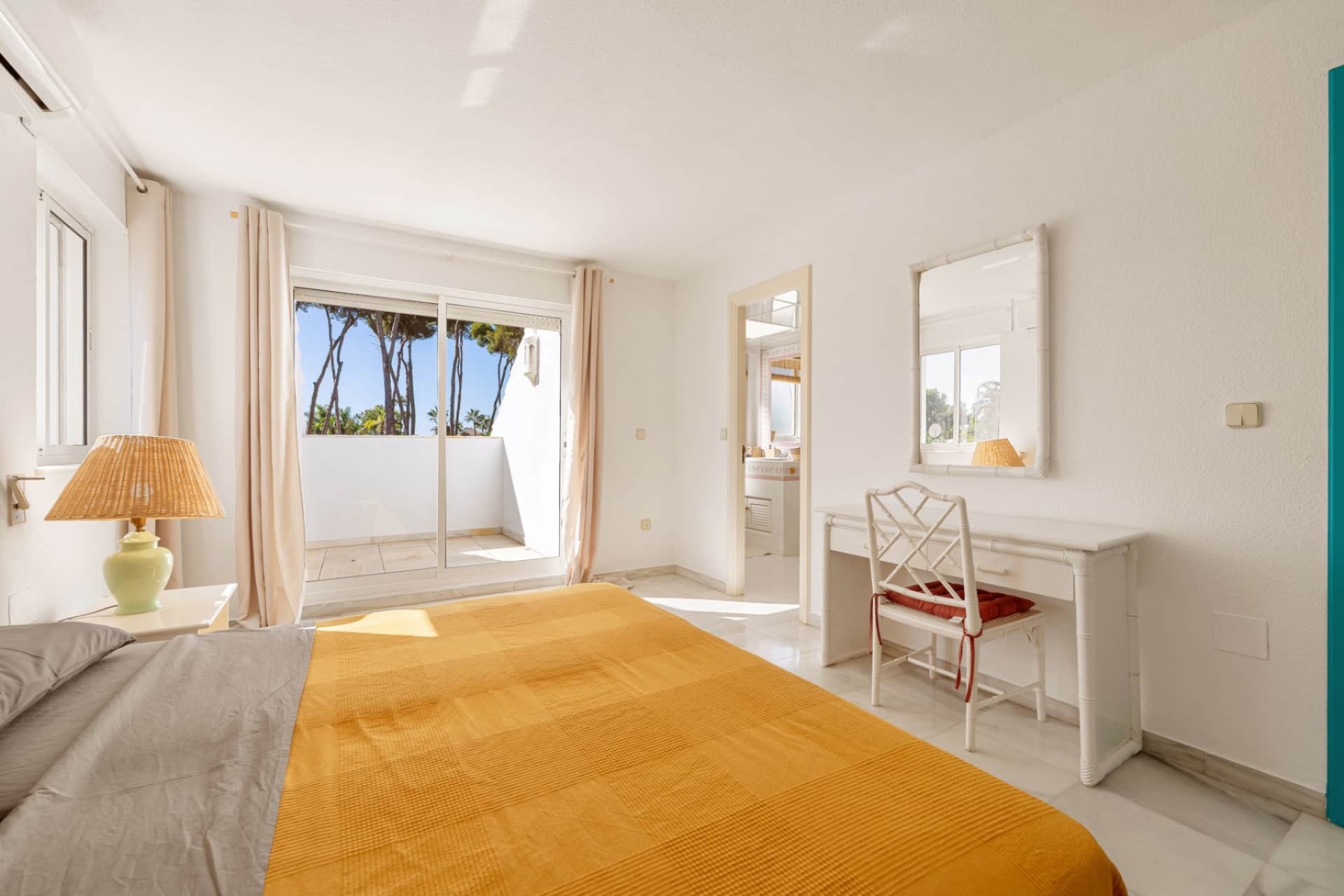 Reventa - Villa - Estepona - Selwo