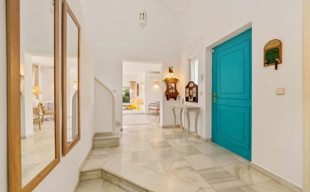 Resale - Villa - Estepona - Selwo