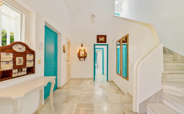 Resale - Villa - Estepona - Selwo