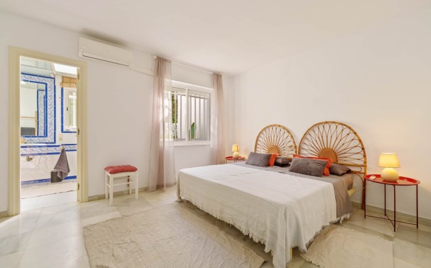 Resale - Villa - Estepona - Selwo