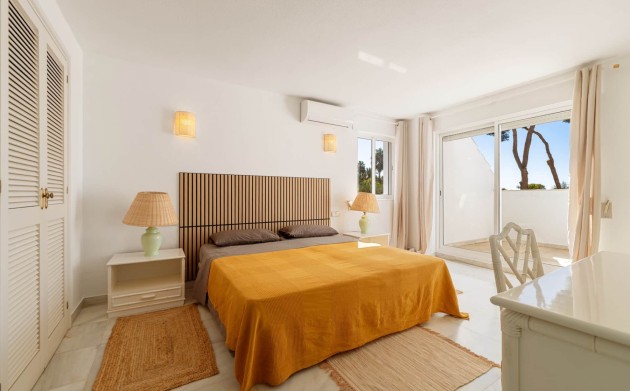 Resale - Villa - Estepona - Selwo