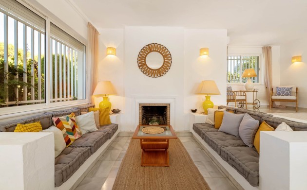 Resale - Villa - Estepona - Selwo
