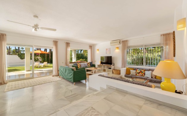 Resale - Villa - Estepona - Selwo