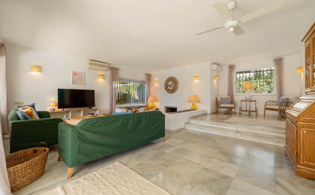Resale - Villa - Estepona - Selwo