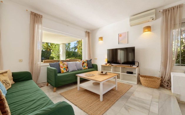 Resale - Villa - Estepona - Selwo