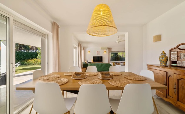 Resale - Villa - Estepona - Selwo