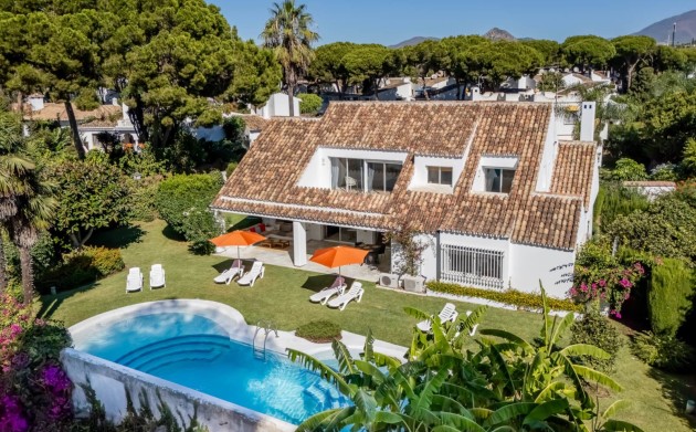 Resale - Villa - Estepona - Selwo