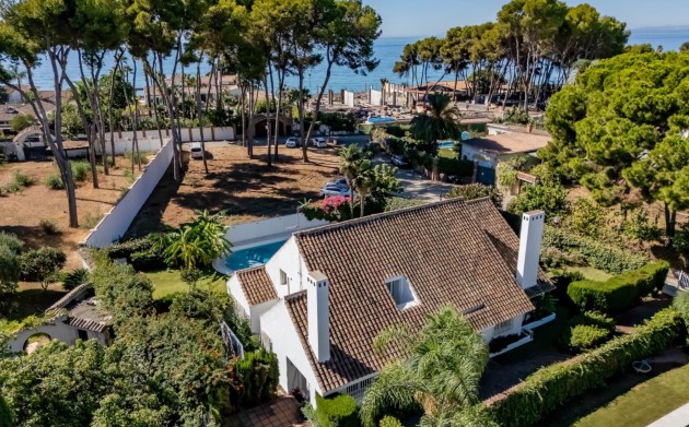 Resale - Villa - Estepona - Selwo