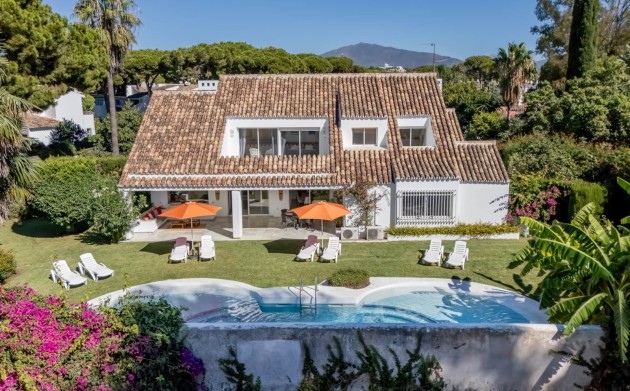 Resale - Villa - Estepona - Selwo