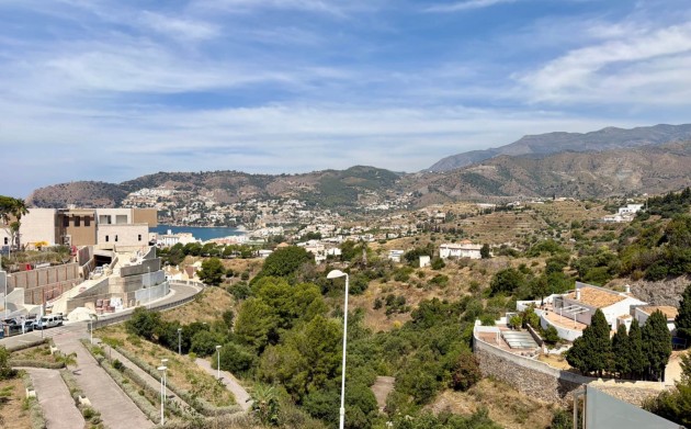Resale - Villa - Almuñécar