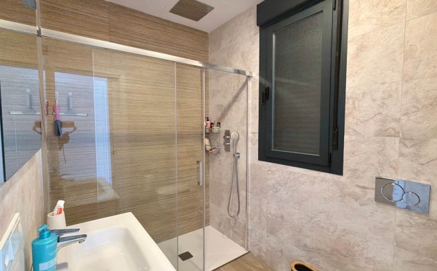Resale - Villa - Almuñécar