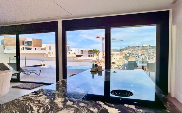 Resale - Villa - Almuñécar