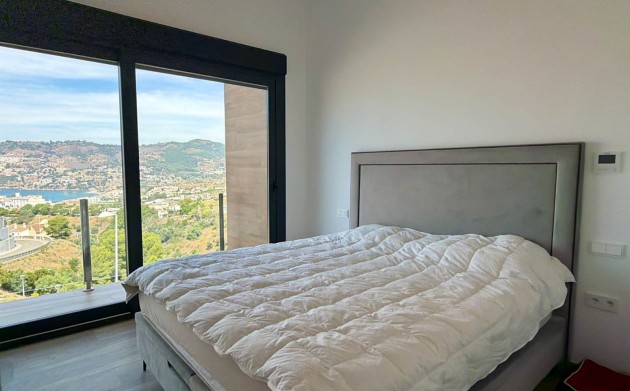 Resale - Villa - Almuñécar