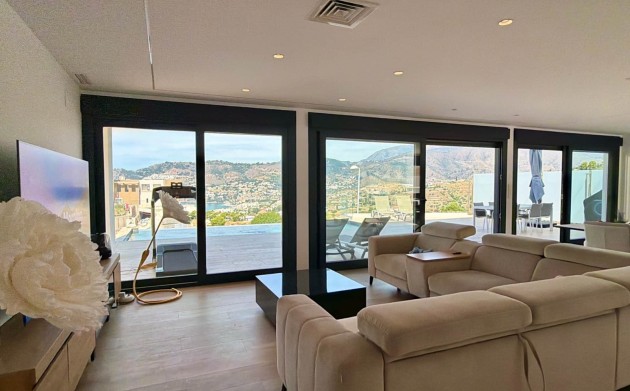 Resale - Villa - Almuñécar