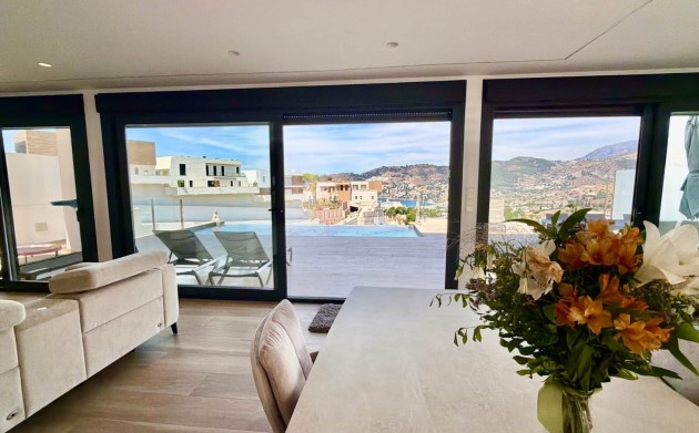 Resale - Villa - Almuñécar