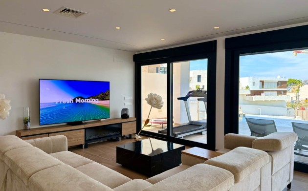 Resale - Villa - Almuñécar