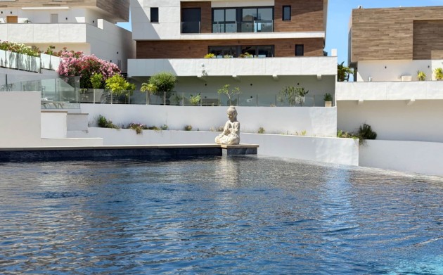 Resale - Villa - Almuñécar
